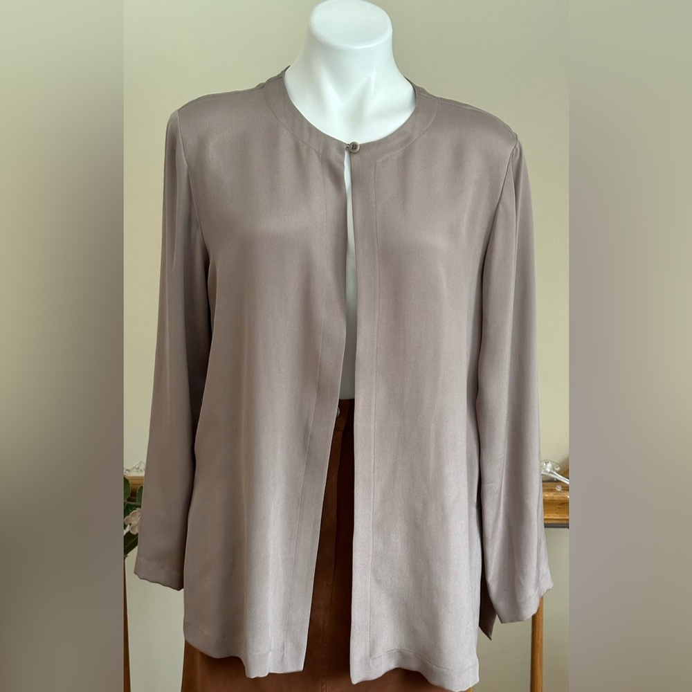 Via Seta Studio Taupe Light 1  Button Jacket  100% Silk Satin Long Sleeves Sz M